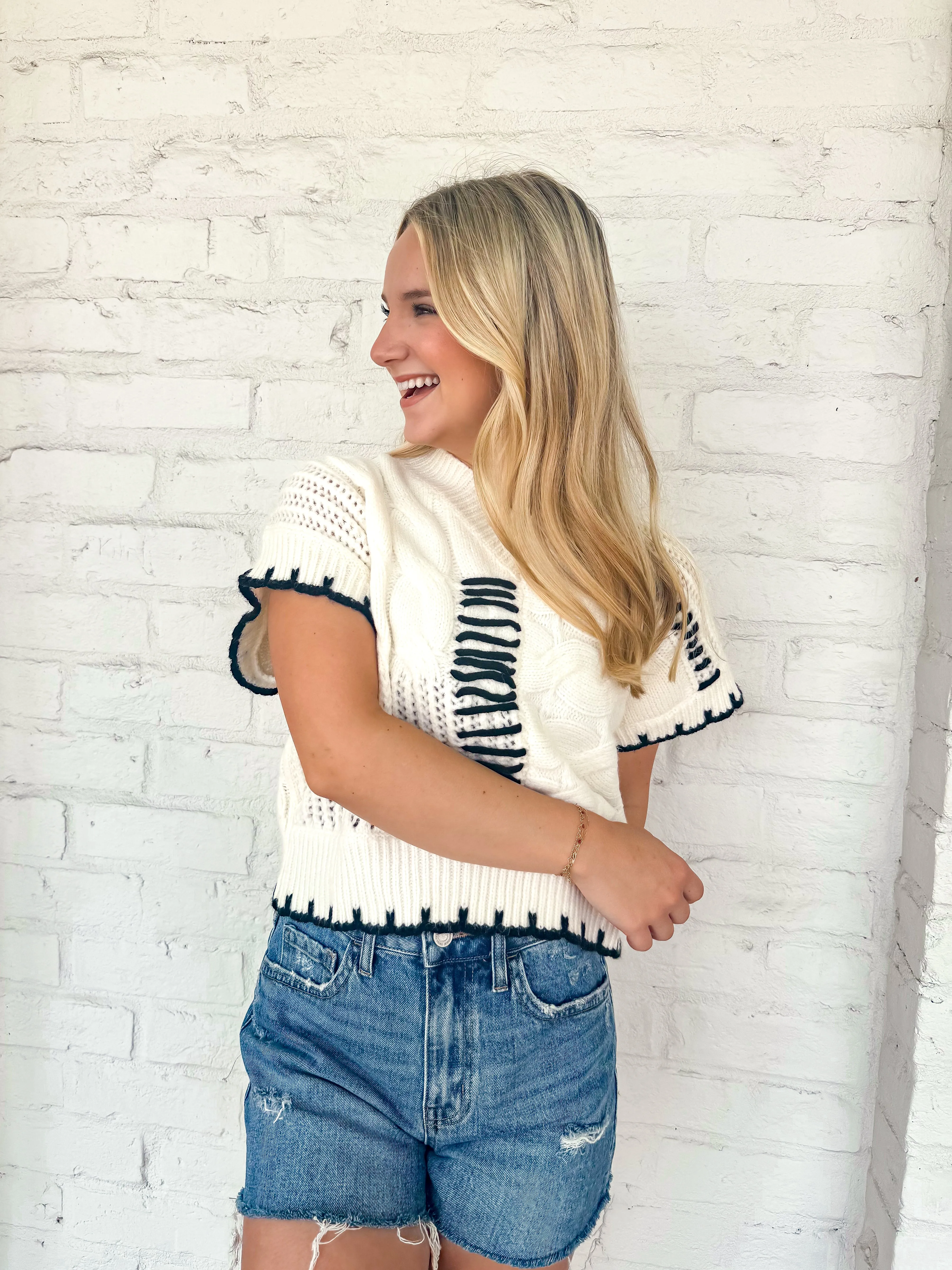 Act Natural Sweater Vest Cream