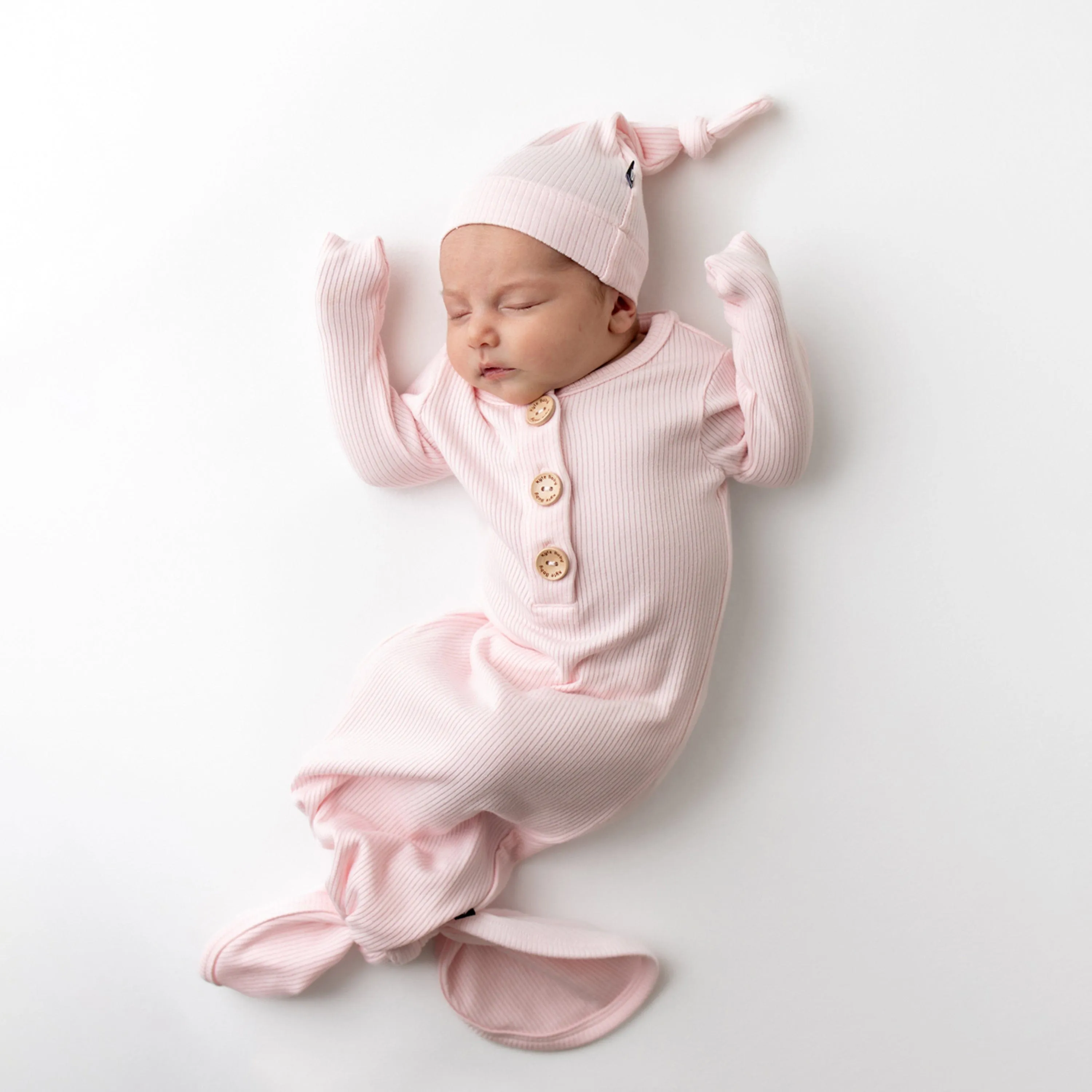 Kyte Baby Ribbed Knotted Gown & Hat - Sakura