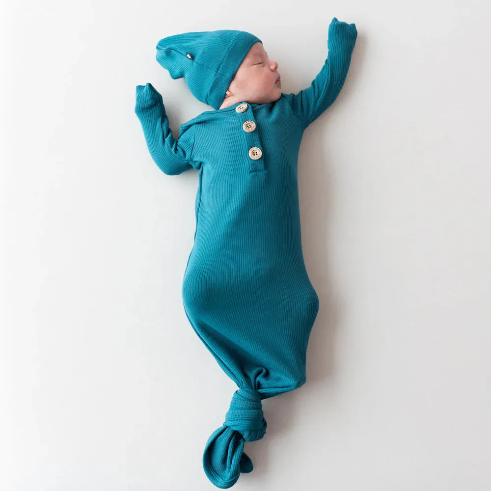 Kyte Baby Ribbed Knotted Gown with Hat Set - Loch
