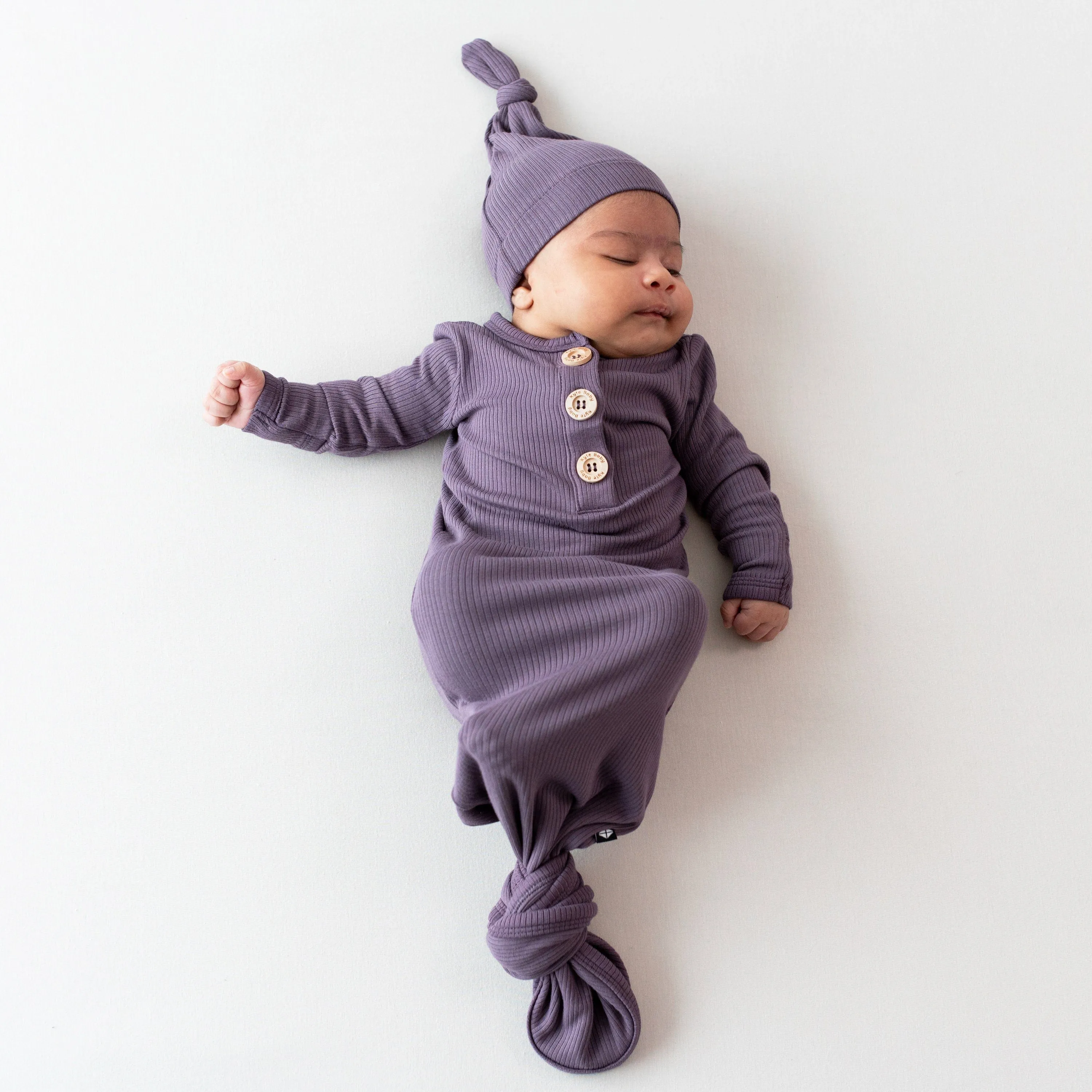 Ribbed Knotted Gown with Hat Set in Currant